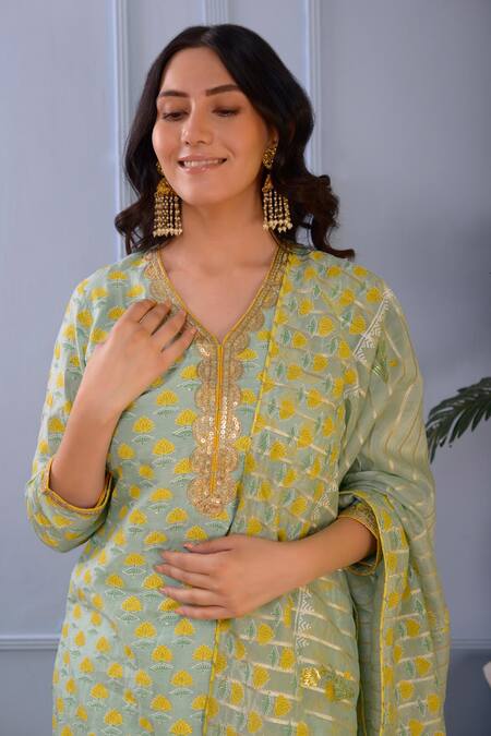 Abbaran Green Kurta- Silkpant- Satindupatta- Silk Block Print Set at Aza Fashions Abbaran_Green Kurta- Silkpant- Satindupatta- Silk Block Print Set _at_Aza_Fashions