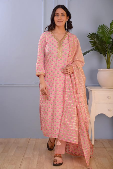 Abbaran Pink Kurta- Silkpant- Satindupatta- Silk Block Print Set 