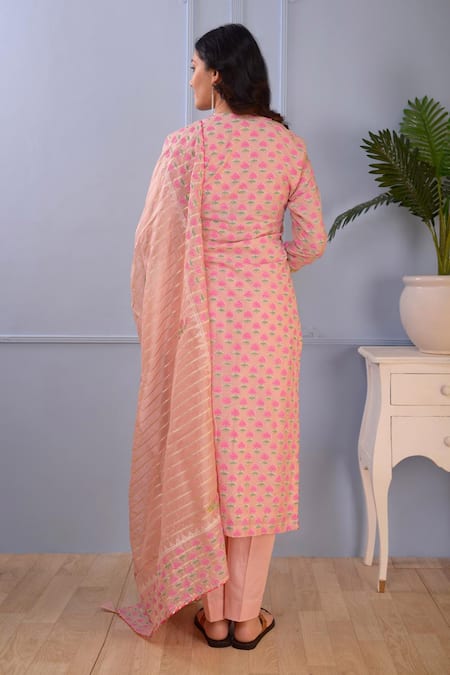 Shop Abbaran Pink Kurta- Silkpant- Satindupatta- Silk Block Print Set at Aza Fashions Shop_Abbaran_Pink Kurta- Silkpant- Satindupatta- Silk Block Print Set _at_Aza_Fashions