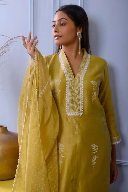 Abbaran Green Kurta And Dupatta Chanderipalazzo- Cotton Satin Foil Chanderi Palazzo Set at Aza Fashions Abbaran_Green Kurta And Dupatta Chanderipalazzo- Cotton Satin Foil Chanderi Palazzo Set _at_Aza_Fashions