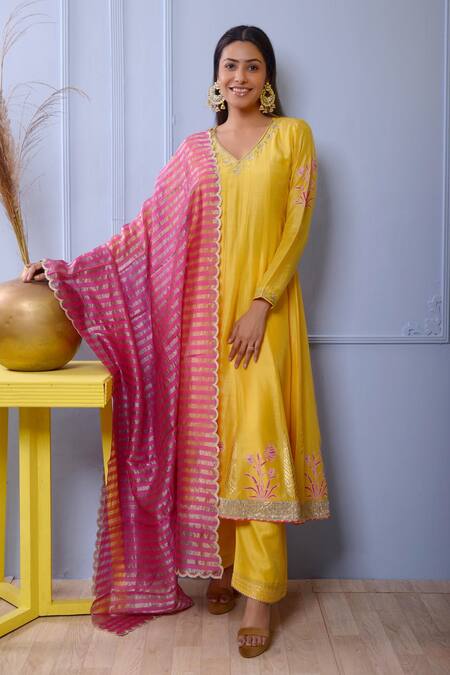 Buy Abbaran Yellow Anarkali- Silkpalazzo- Satindupatta- Banarasi Silk Set Online at Aza Fashions Buy_Abbaran_Yellow Anarkali- Silkpalazzo- Satindupatta- Banarasi Silk Set _Online_at_Aza_Fashions