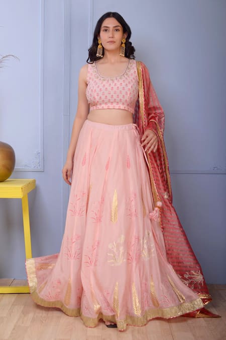Shop Golden N Rani Pink Banarasi Silk Zari Work Umbrella Lehenga Choli  Festive Wear Online at Best Price | Cbazaar