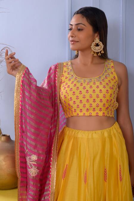 Abbaran_Yellow Blouse And Lehenga Cotton Silk Dupatta Banarasi Golden Stripe Foil Set _at_Aza_Fashions