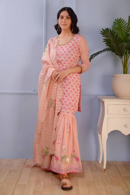 Buy Abbaran Pink Foil , Hand Block Scoop Neck Floral Kurta Gharara Set Online at Aza Fashions Buy_Abbaran_Pink Foil , Hand Block Scoop Neck Floral Kurta Gharara Set _Online_at_Aza_Fashions
