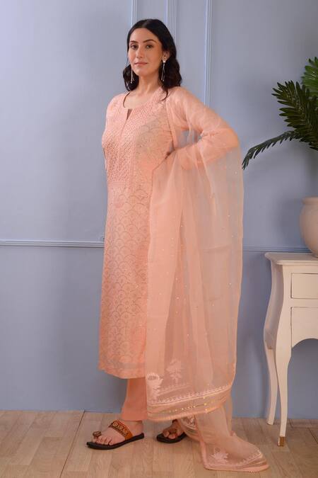Buy Abbaran Peach Kurta- Silk Pant- Satindupatta- Organza Lucknowi Set Online at Aza Fashions Buy_Abbaran_Peach Kurta- Silk Pant- Satindupatta- Organza Lucknowi Set _Online_at_Aza_Fashions