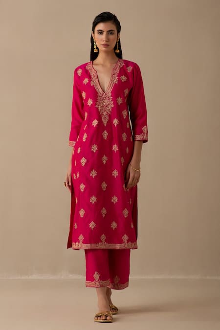 Shop Sureena Chowdhri Magenta Silk Chanderi And Organza Embroidery Zari Notched Noor Kurta Palazzo Set at Aza Fashions Shop_Sureena Chowdhri_Magenta Silk Chanderi And Organza Embroidery Zari Notched Noor Kurta Palazzo Set_at_Aza_Fashions