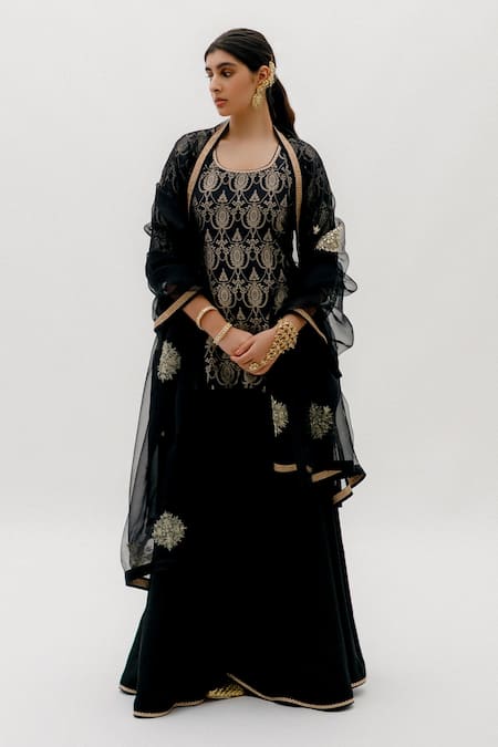 Sobariko Floral Brocade Kurta Set 