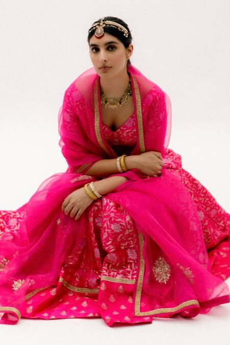 Buy SOBARIKO Pink Banarasi Floral V Neck Brocade Flared Lehenga Set Online at Aza Fashions Buy_SOBARIKO_Pink Banarasi Floral V Neck Brocade Flared Lehenga Set_Online_at_Aza_Fashions