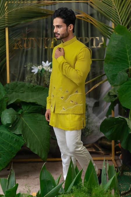 Runit Gupta Green Cotton Linen Elephant Embroidered Bundi Online at Aza Fashions Runit Gupta_Green Cotton Linen Elephant Embroidered Bundi _Online_at_Aza_Fashions