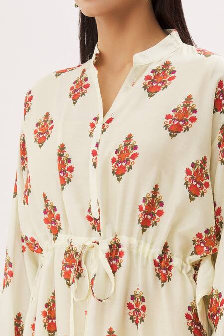 Peenacolada Cream Cotton Silk Floral Mandarin Collar Print Kaftan at Aza Fashions Peenacolada_Cream Cotton Silk Floral Mandarin Collar Print Kaftan _at_Aza_Fashions