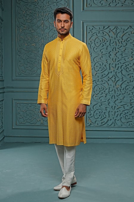 Vanshik Floral Embroidered Kurta Set 