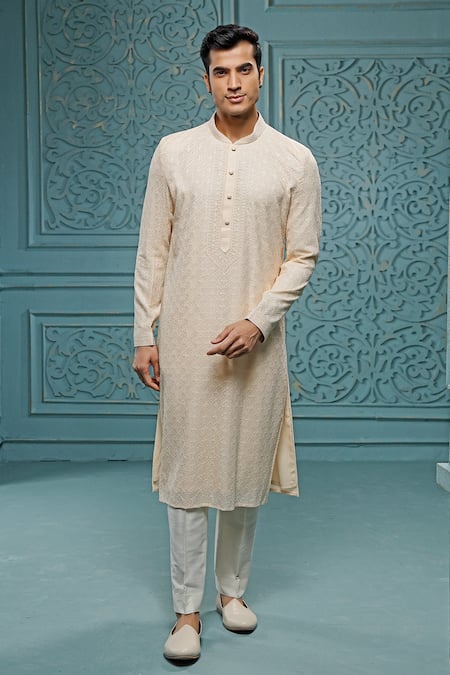 Vanshik Floral Embroidered Kurta Set 