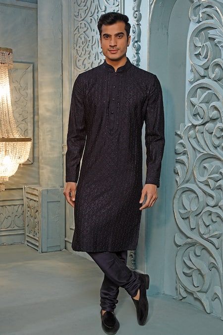 Vanshik Floral Embroidered Kurta Set 