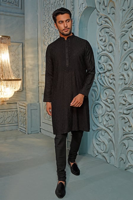 Vanshik Floral Embroidered Kurta Set 