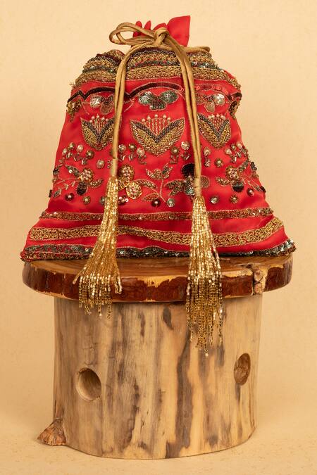 Aamli Avar Floral Embroidered Potli 