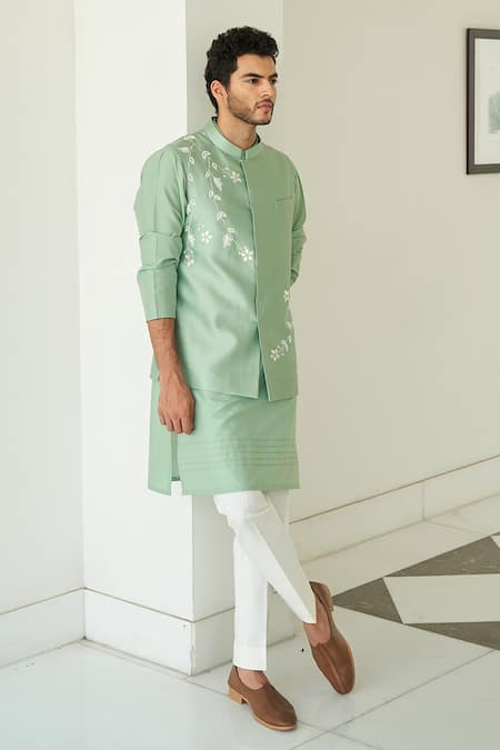 Shop Contrast By Parth Green Pure Silk Floral Embroidered Bundi And Kurta Set at Aza Fashions Shop_Contrast By Parth_Green Pure Silk Floral Embroidered Bundi And Kurta Set _at_Aza_Fashions