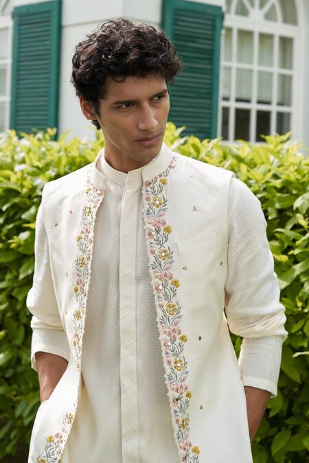 Buy Contrast By Parth White Pure Silk Floral Embroidered Jacket And Kurta Set Online at Aza Fashions Buy_Contrast By Parth_White Pure Silk Floral Embroidered Jacket And Kurta Set _Online_at_Aza_Fashions