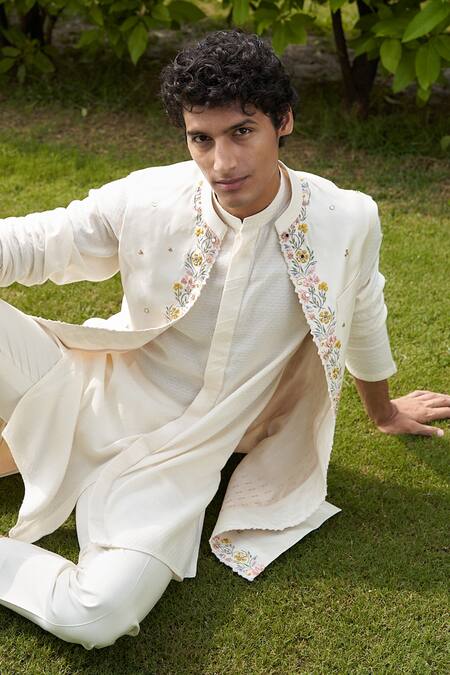 Shop Contrast By Parth White Pure Silk Floral Embroidered Jacket And Kurta Set Online at Aza Fashions Shop_Contrast By Parth_White Pure Silk Floral Embroidered Jacket And Kurta Set _Online_at_Aza_Fashions