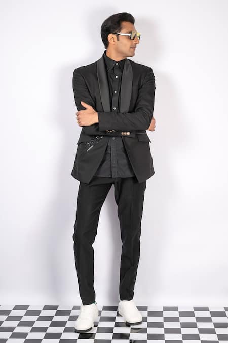 Aashiana Embroidered Tuxedo & Pant Set 