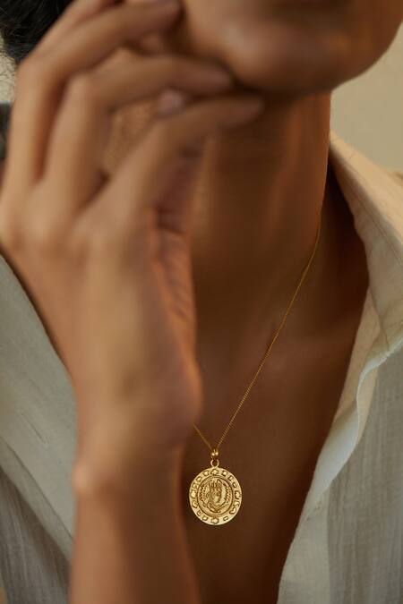 Kharakapas_Gold Plated Noor Pendant Necklace_Online_at_Aza_Fashions