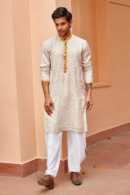 Twenty Nine_Ivory Gajji Silk Bandhani Dyed Kurta _Online_at_Aza_Fashions