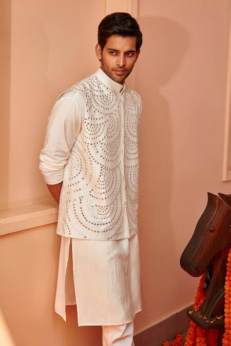 Buy Twenty Nine White Bhagalpuri Silk Kurta Online at Aza Fashions Buy_Twenty Nine_White Bhagalpuri Silk Kurta _Online_at_Aza_Fashions