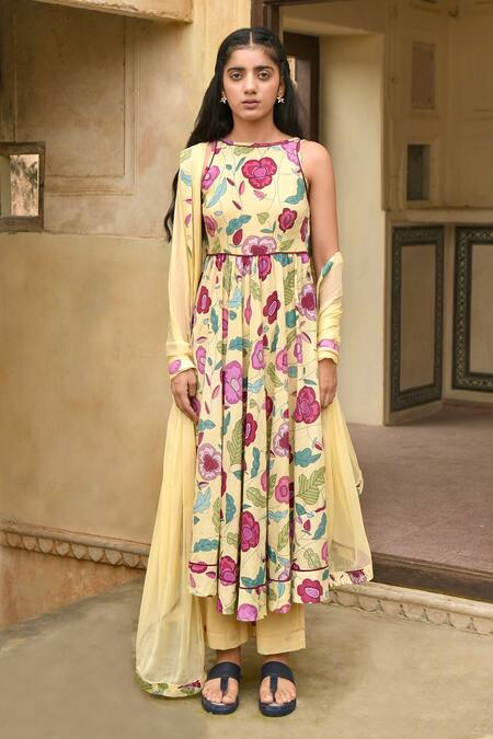 Buy_Taro_Yellow Dupatta Chiffon, Mulmul Floral Print Boat Neck Canary Anarkali Set _Online_at_Aza_Fashions