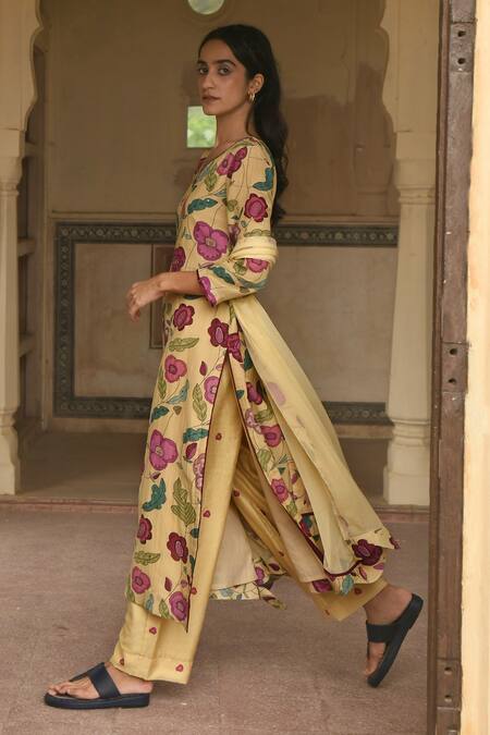 Taro_Yellow Chanderi Silk, Dupatta Chiffon Bead Work, Floral Print Corn Kurta Set _Online_at_Aza_Fashions