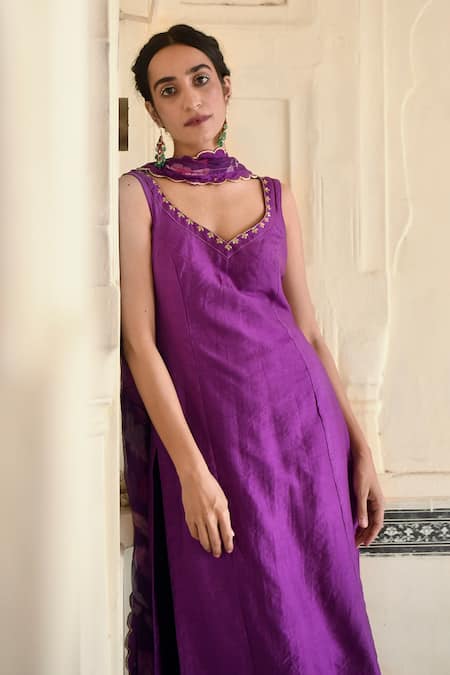 Buy_Taro_Purple Chanderi Silk, Dupatta Chiffon Cutdana And Sequin Work Kurta Set _Online_at_Aza_Fashions