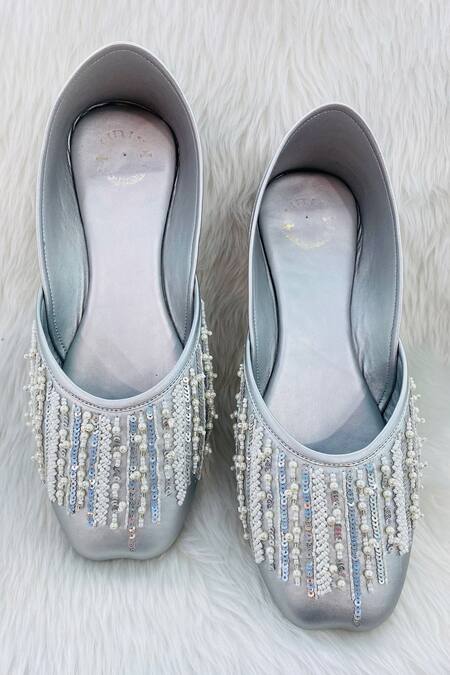 Shop Shiveen Shiveen Gray Hand Embroidered Grey Vegan Juttis at Aza Fashions Shop_Shiveen Shiveen_Gray Hand Embroidered Grey Vegan Juttis_at_Aza_Fashions