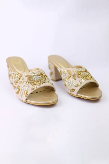 Shiveen Shiveen_Cream Hand Embroidered Floral Block Heels _Online_at_Aza_Fashions