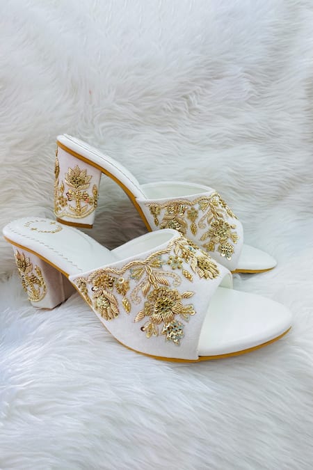 Shop Shiveen Shiveen White Embroidered Block Heels at Aza Fashions Shop_Shiveen Shiveen_White Embroidered Block Heels _at_Aza_Fashions