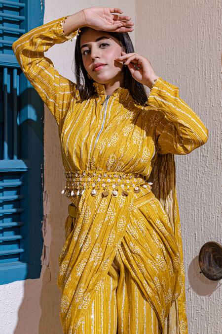 Soniya G_Yellow Cotton Blend Stripes Round Pattern Pant Saree With Blouse _at_Aza_Fashions