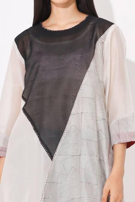 Buy_Neelu Sethi_Black Chanderi And Cotton Lining Shantoon Embroidery & Print Kurta & Pant Set_Online_at_Aza_Fashions