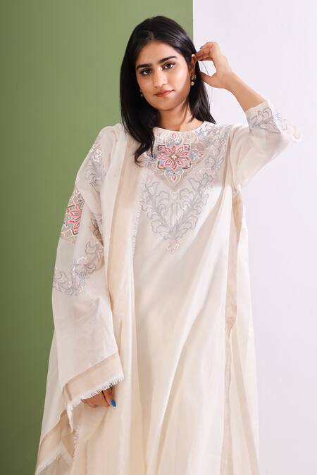 Neelu Sethi_White Chanderi, Organza And Cotton Satin Lining Shantoon Floral Kurta Pant Set_Online_at_Aza_Fashions