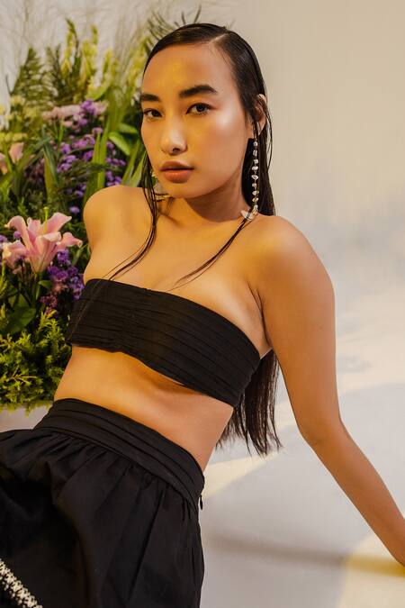 The Iaso Black Paper Poplin Lining Voile Straight Ryo Tiered Skirt Set at Aza Fashions The Iaso_Black Paper Poplin Lining Voile Straight Ryo Tiered Skirt Set _at_Aza_Fashions