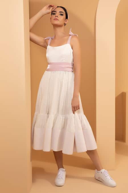 Tarini Vij White Crushed Linen Scoop Neck Alison Tiered Dress 