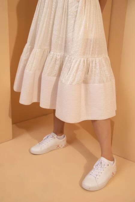 Shop Tarini Vij White Crushed Linen Scoop Neck Alison Tiered Dress Online at Aza Fashions Shop_Tarini Vij_White Crushed Linen Scoop Neck Alison Tiered Dress _Online_at_Aza_Fashions