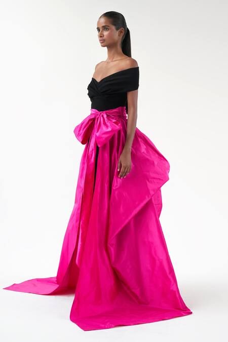 Gauri & Nainika Pink Tafetta Front Bow Belt Skirt Online at Aza Fashions Gauri & Nainika_Pink Tafetta Front Bow Belt Skirt _Online_at_Aza_Fashions
