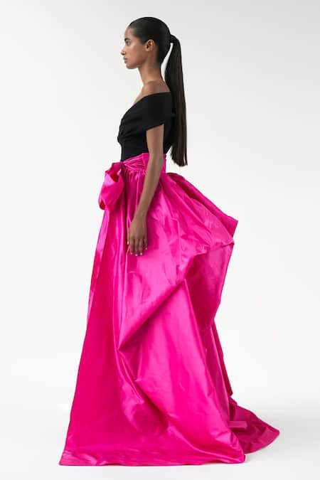 Buy Gauri & Nainika Pink Tafetta Front Bow Belt Skirt Online at Aza Fashions Buy_Gauri & Nainika_Pink Tafetta Front Bow Belt Skirt _Online_at_Aza_Fashions