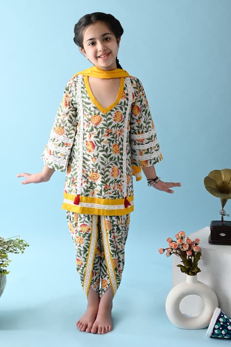 THE COTTON STAPLE_Yellow Cotton Tassels Uzma Floral Print Kurta Set _Online_at_Aza_Fashions