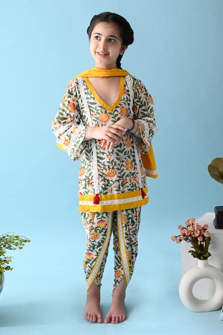 Buy_THE COTTON STAPLE_Yellow Cotton Tassels Uzma Floral Print Kurta Set _Online_at_Aza_Fashions