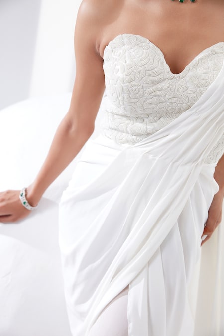 Shop Tisha Saksena Ivory Bustier Silk, Lining- Cotton, Pant Magnolia With Embroidered Online at Aza Fashions Shop_Tisha Saksena_Ivory Bustier Silk, Lining- Cotton, Pant Magnolia With Embroidered _Online_at_Aza_Fashions