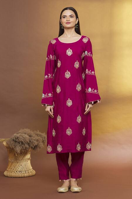 Samyukta Singhania Magenta Chanderi, Organza Embroidery Boat Neck Kurta Set With Ruffle Dupatta Online at Aza Fashions Samyukta Singhania_Magenta Chanderi, Organza Embroidery Boat Neck Kurta Set With Ruffle Dupatta _Online_at_Aza_Fashions