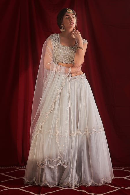 Shloka Sudhakar_White Organza Embroidered And Embellished Thread U Neck Lehenga Set _Online_at_Aza_Fashions