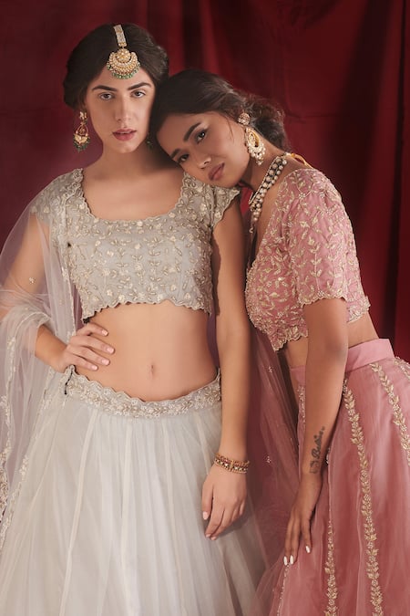 Shloka Sudhakar_White Organza Embroidered And Embellished Thread U Neck Lehenga Set _at_Aza_Fashions