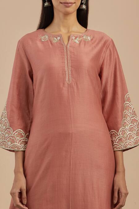 Shop_Priya Chaudhary_Pink Chanderi Silk, Dupatta Organza Thread Work Notched Round Neck Kurta Set _Online_at_Aza_Fashions