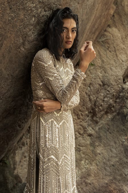 Varun Nidhika Folklore Line Embroidered Kurta & Pant Set 