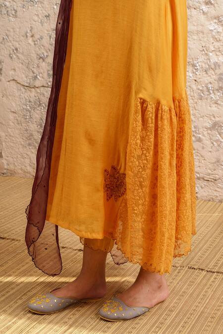 Shop_Naaz By Noor_Yellow Cotton, Organza, Chanderi Floral Round Embroidered Kurta Set _Online_at_Aza_Fashions