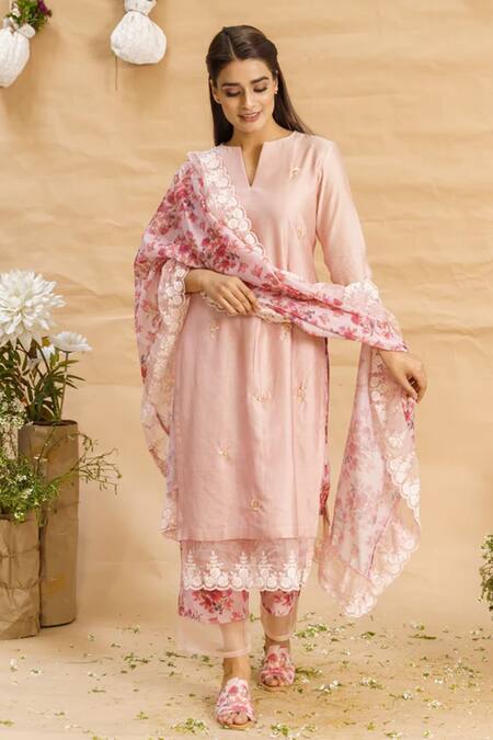 Buy Naaz By Noor Pink Cotton, Organza, Chanderi Plain Notched Kurta Set With Printed Dupatta Online at Aza Fashions Buy_Naaz By Noor_Pink Cotton, Organza, Chanderi Plain Notched Kurta Set With Printed Dupatta _Online_at_Aza_Fashions
